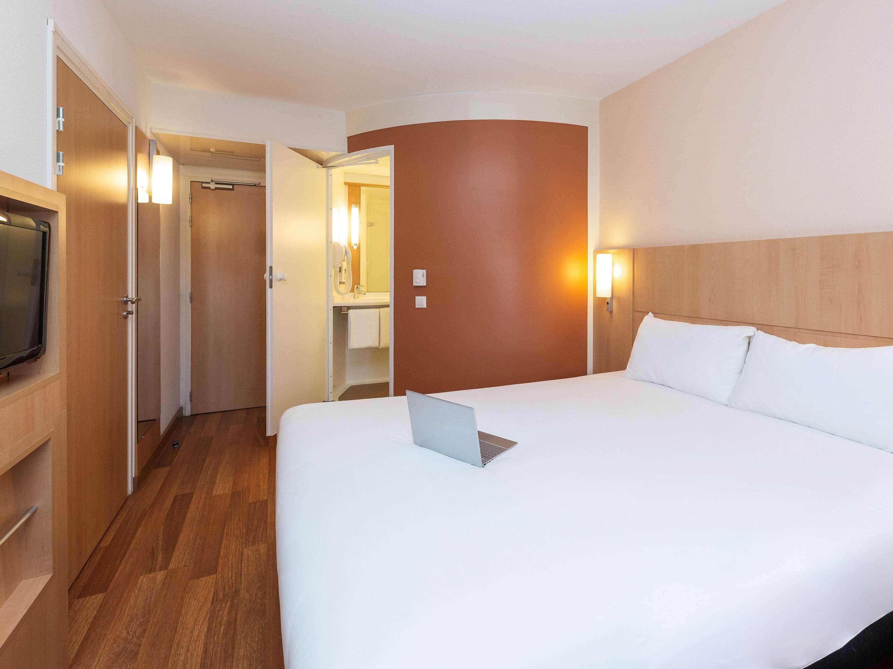 Ibis Lyon Est Chaponnay Hotel Kültér fotó