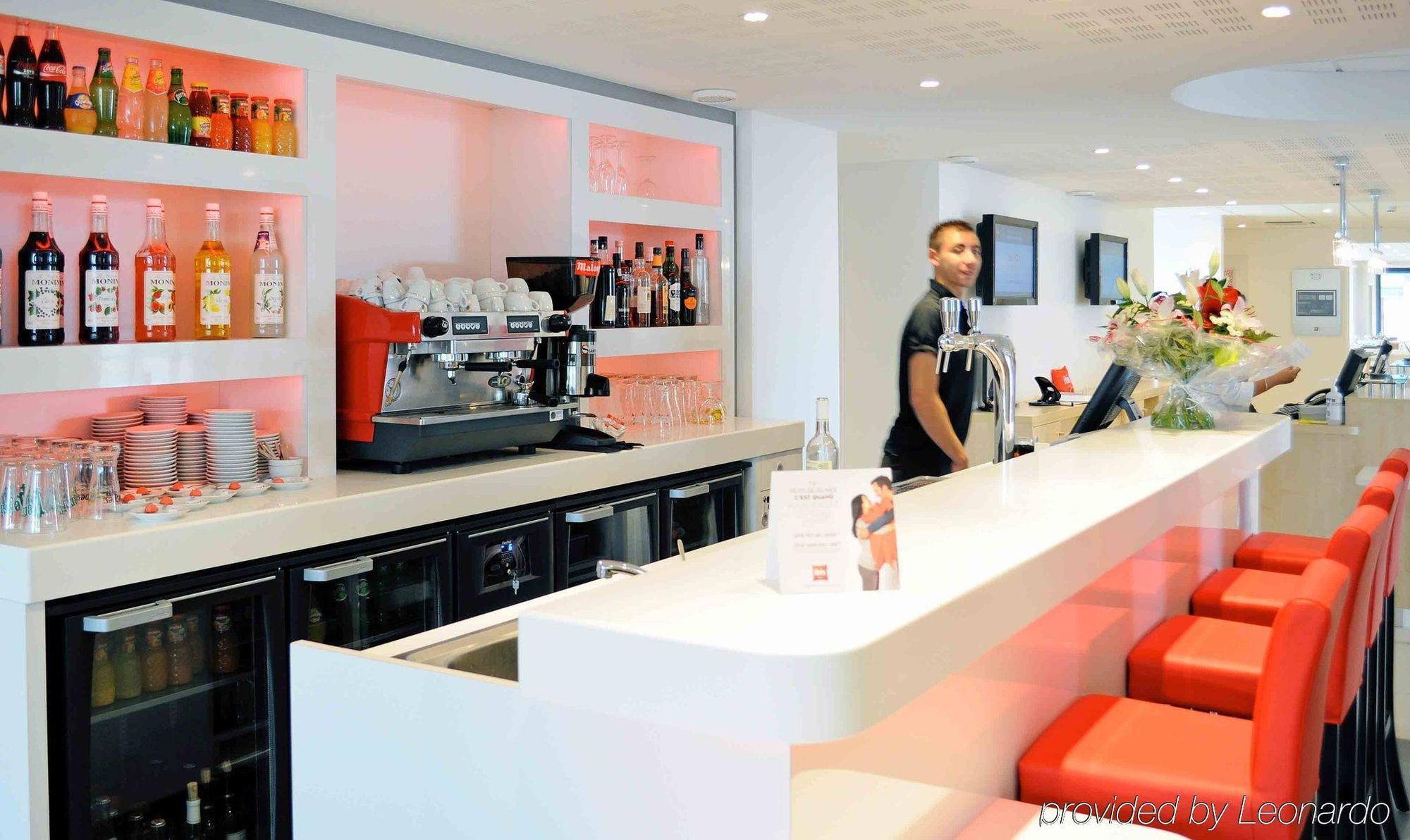 Ibis Lyon Est Chaponnay Hotel Kültér fotó