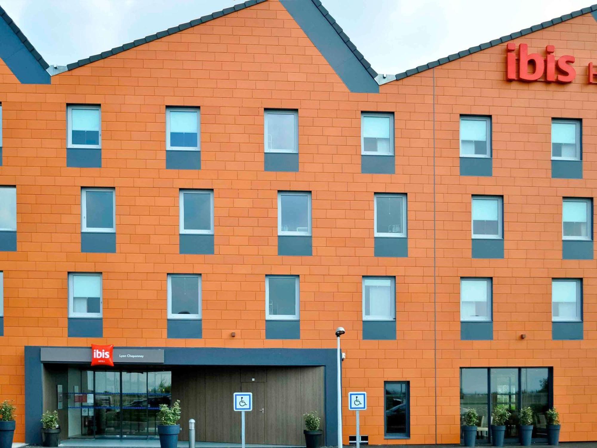 Ibis Lyon Est Chaponnay Hotel Kültér fotó