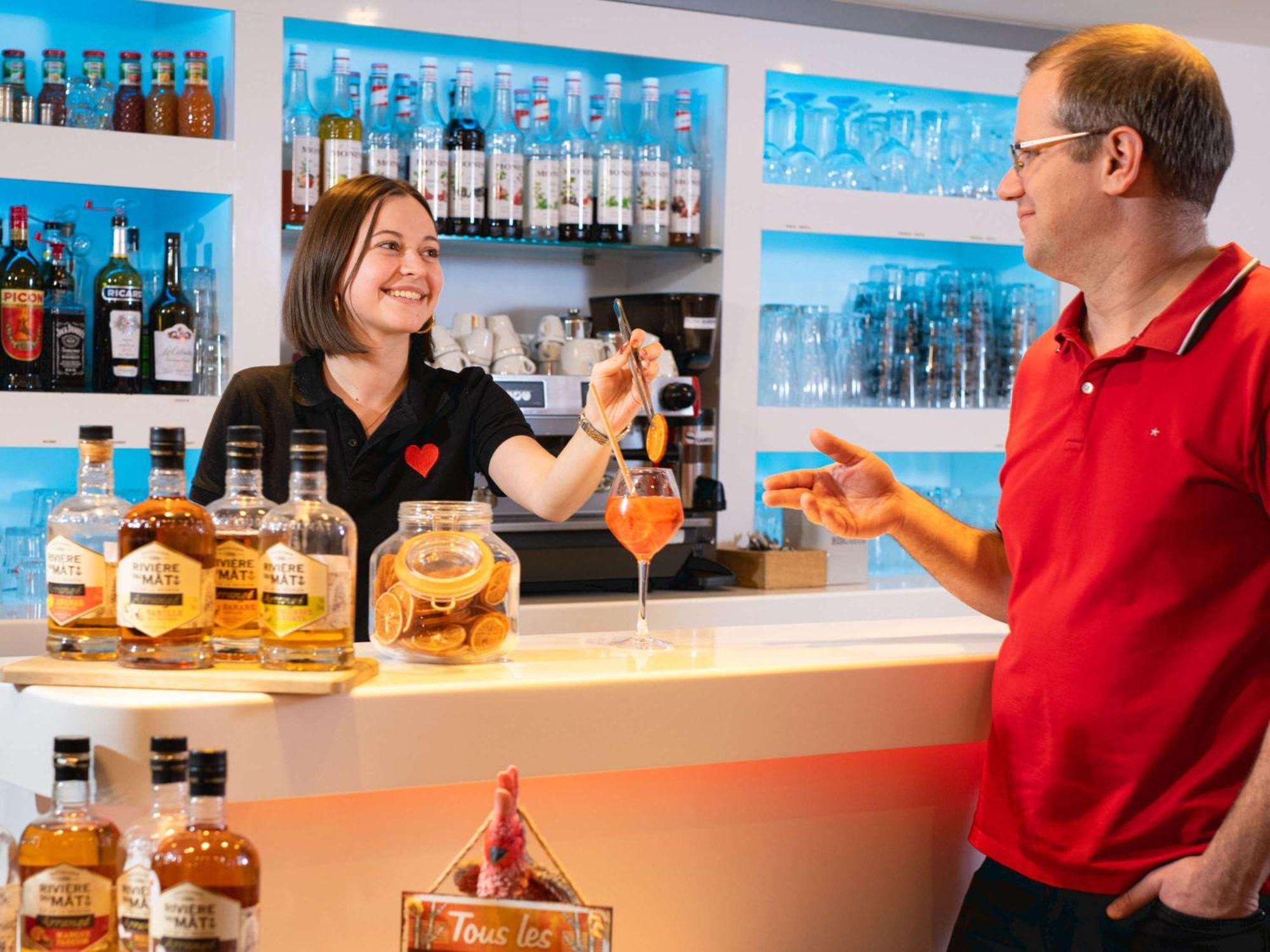 Ibis Lyon Est Chaponnay Hotel Kültér fotó