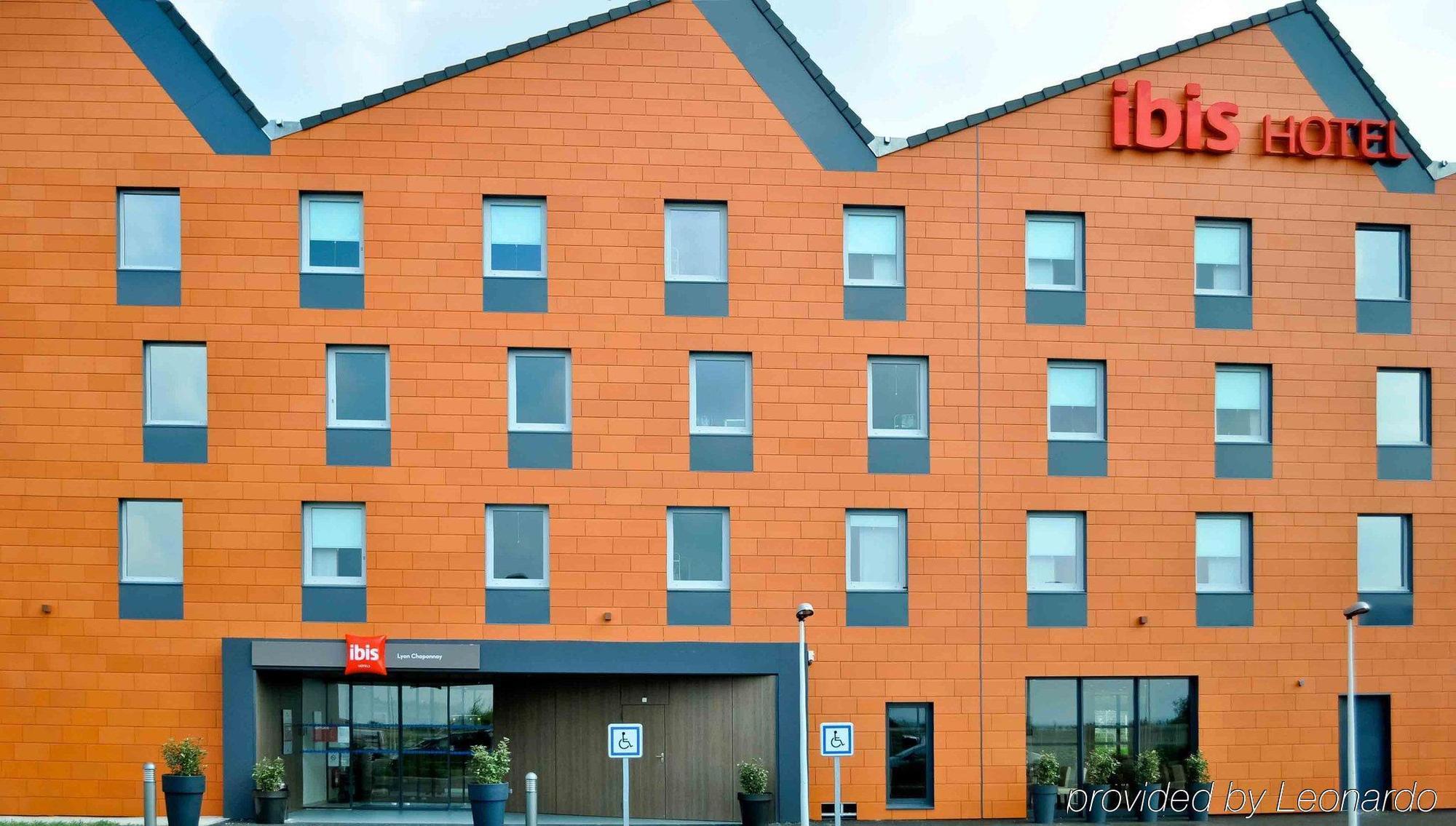 Ibis Lyon Est Chaponnay Hotel Kültér fotó