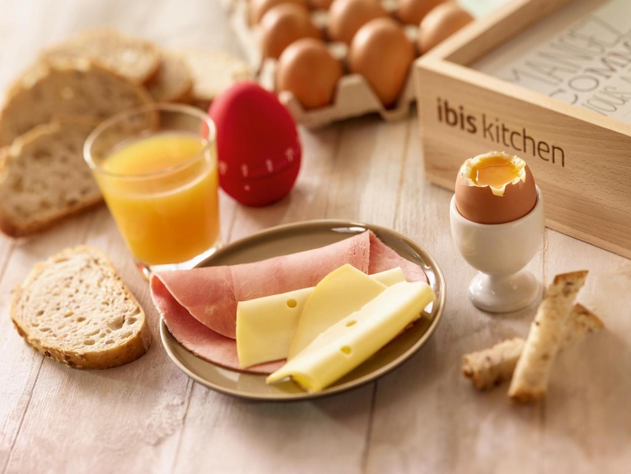 Ibis Lyon Est Chaponnay Hotel Kültér fotó