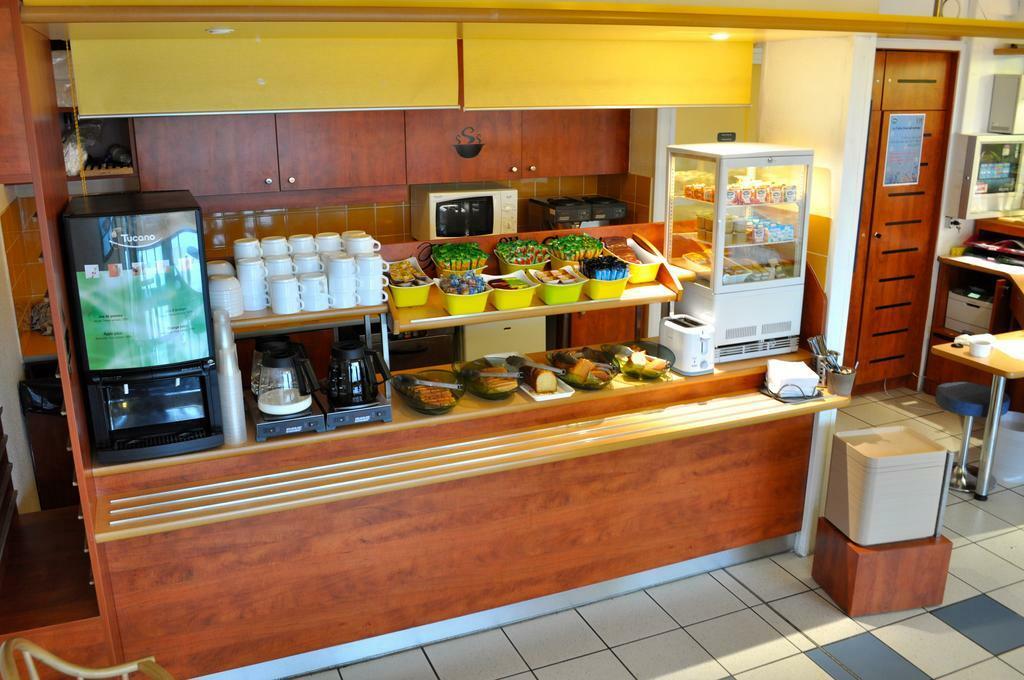 Ibis Lyon Est Chaponnay Hotel Kültér fotó