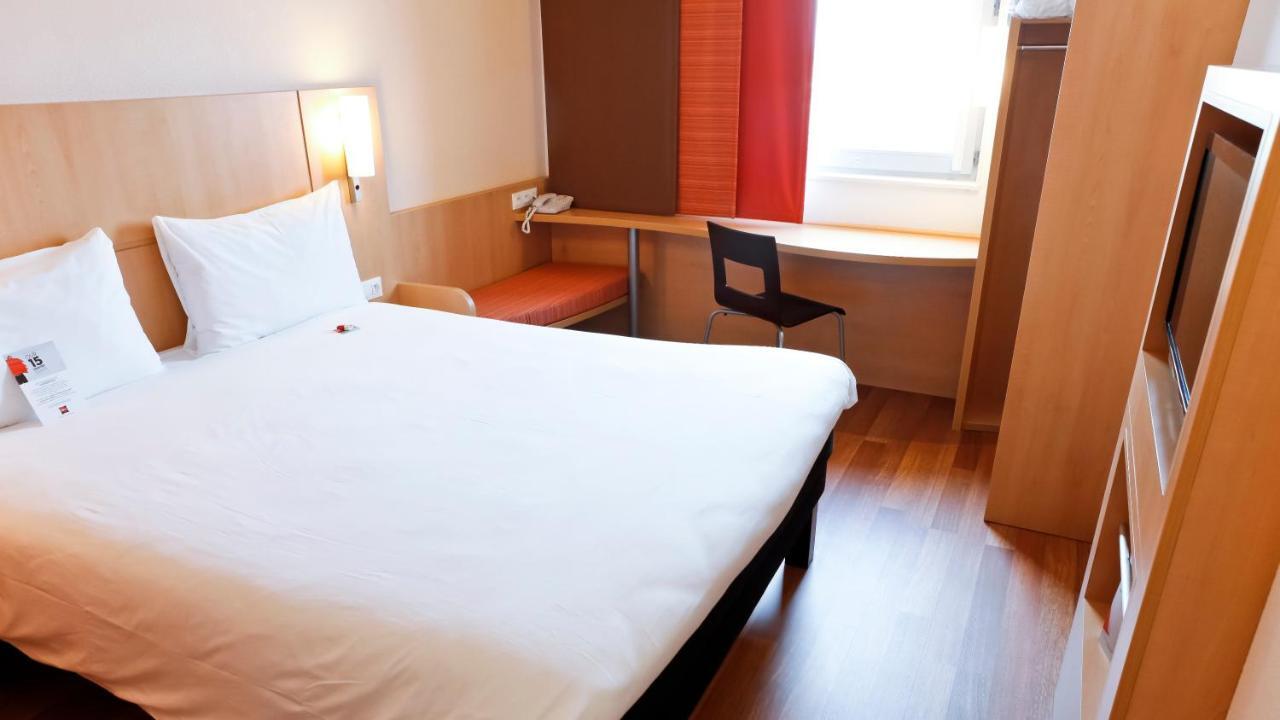 Ibis Lyon Est Chaponnay Hotel Kültér fotó